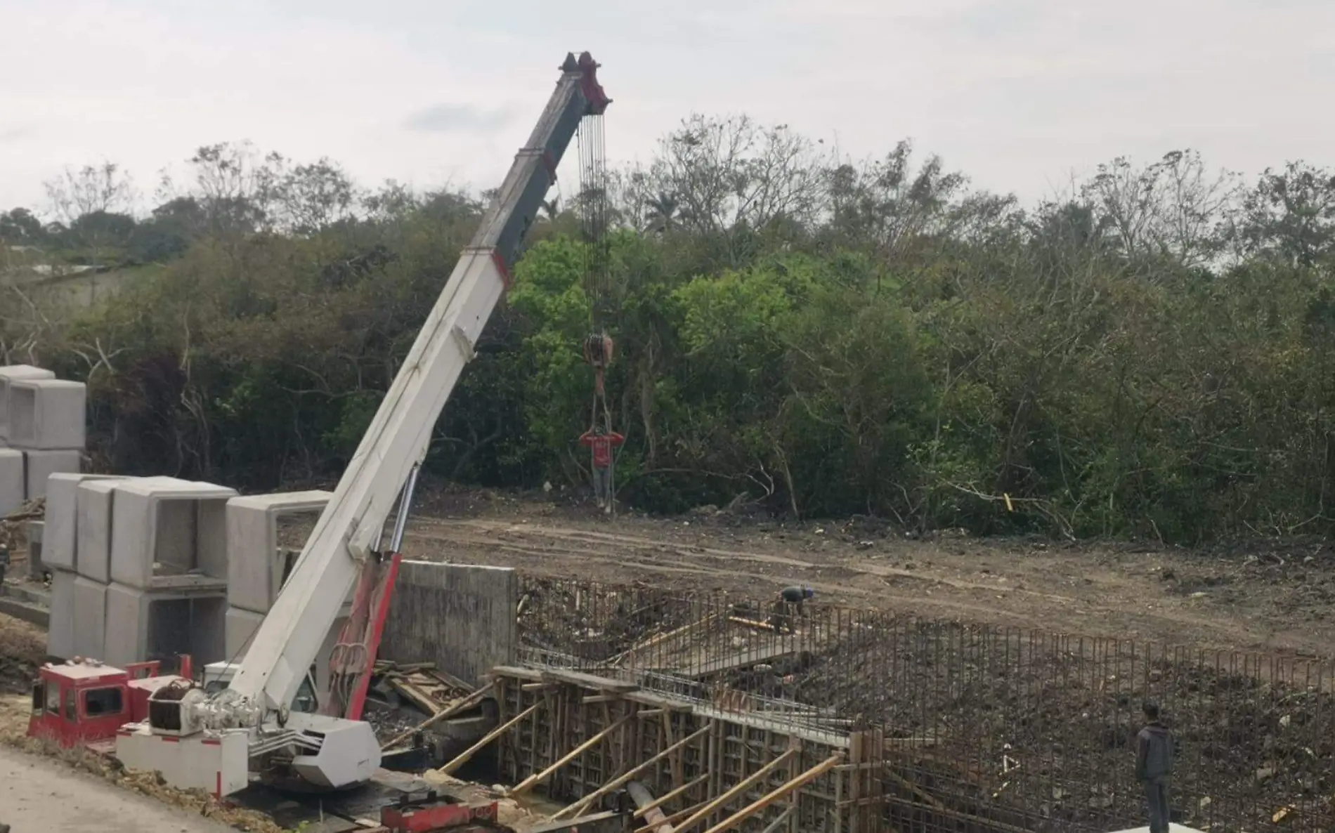 Dinamitan carretera de Tampico Alto, la explosión provocó pánico en la población Alfredo Márquez (4)